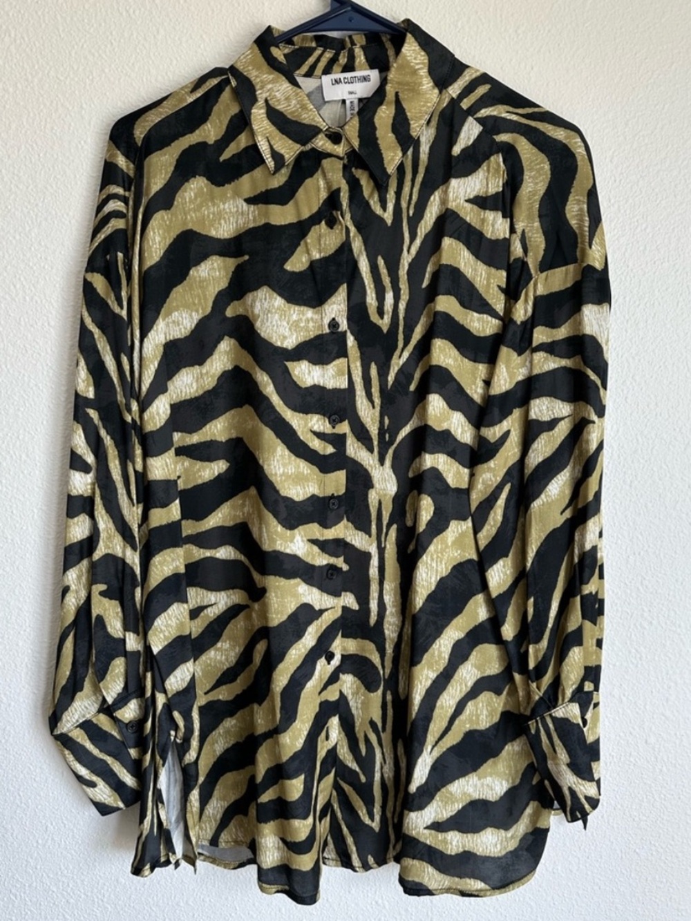 LNA leopard button down - Picture 3 of 4